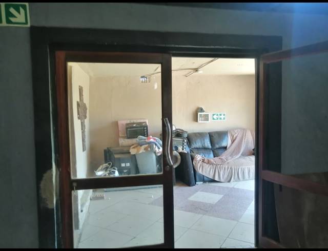 500M² BUILDING TO LET IN WITHOK ESTATE